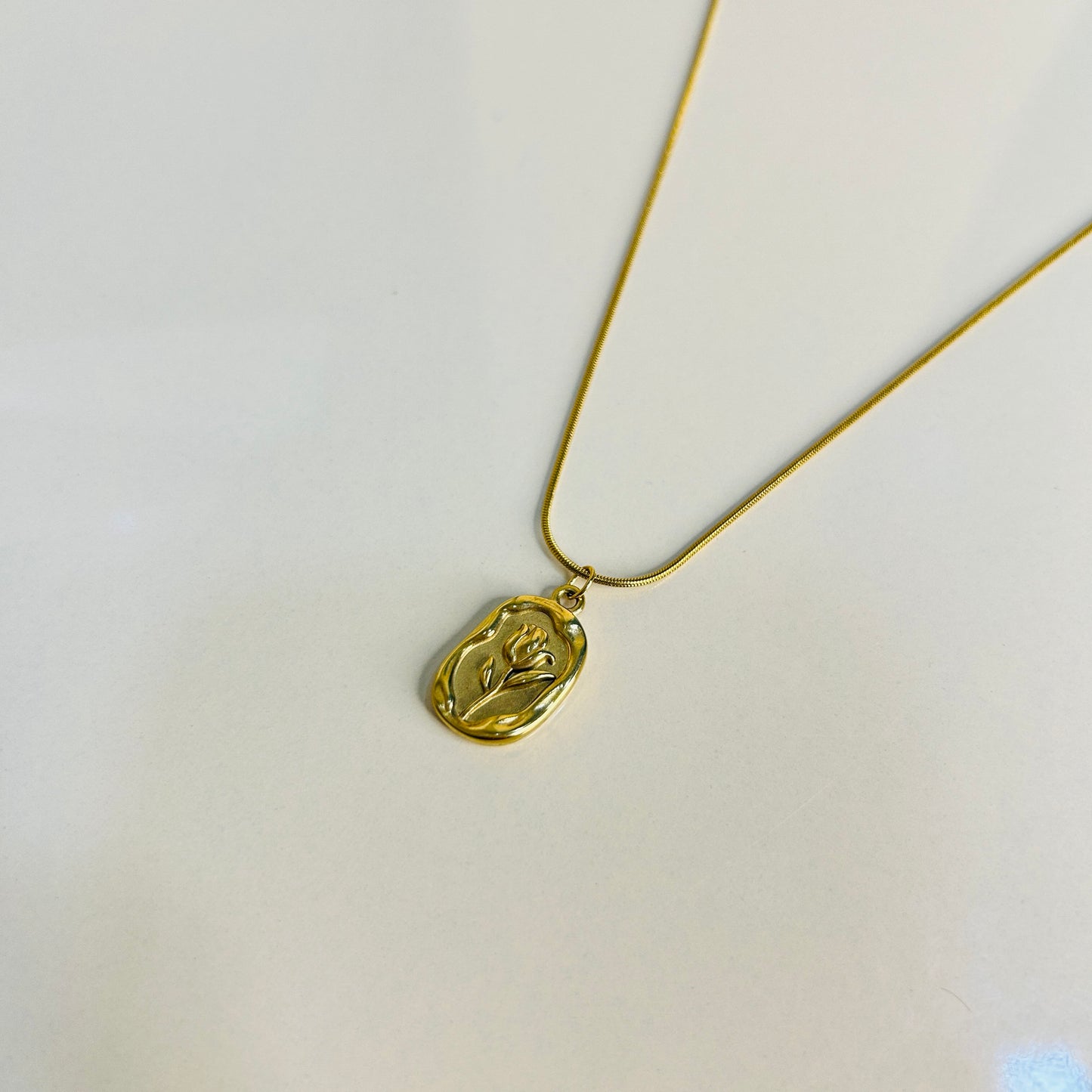 Rose necklace