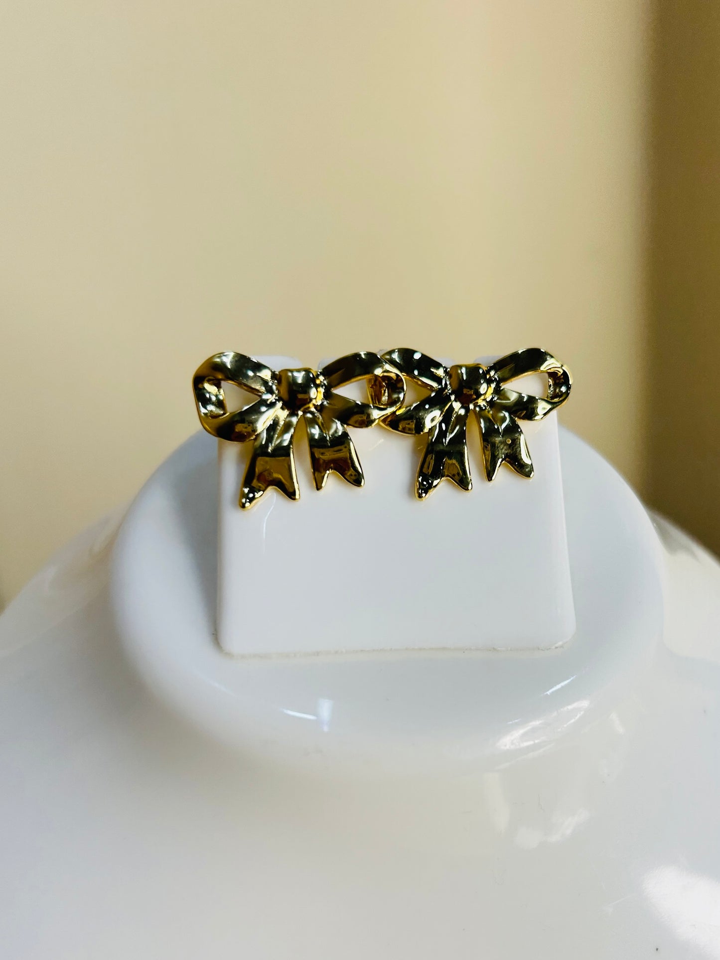 Bow studs