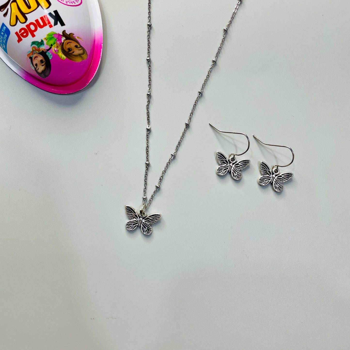 Butterfly kinderjoy