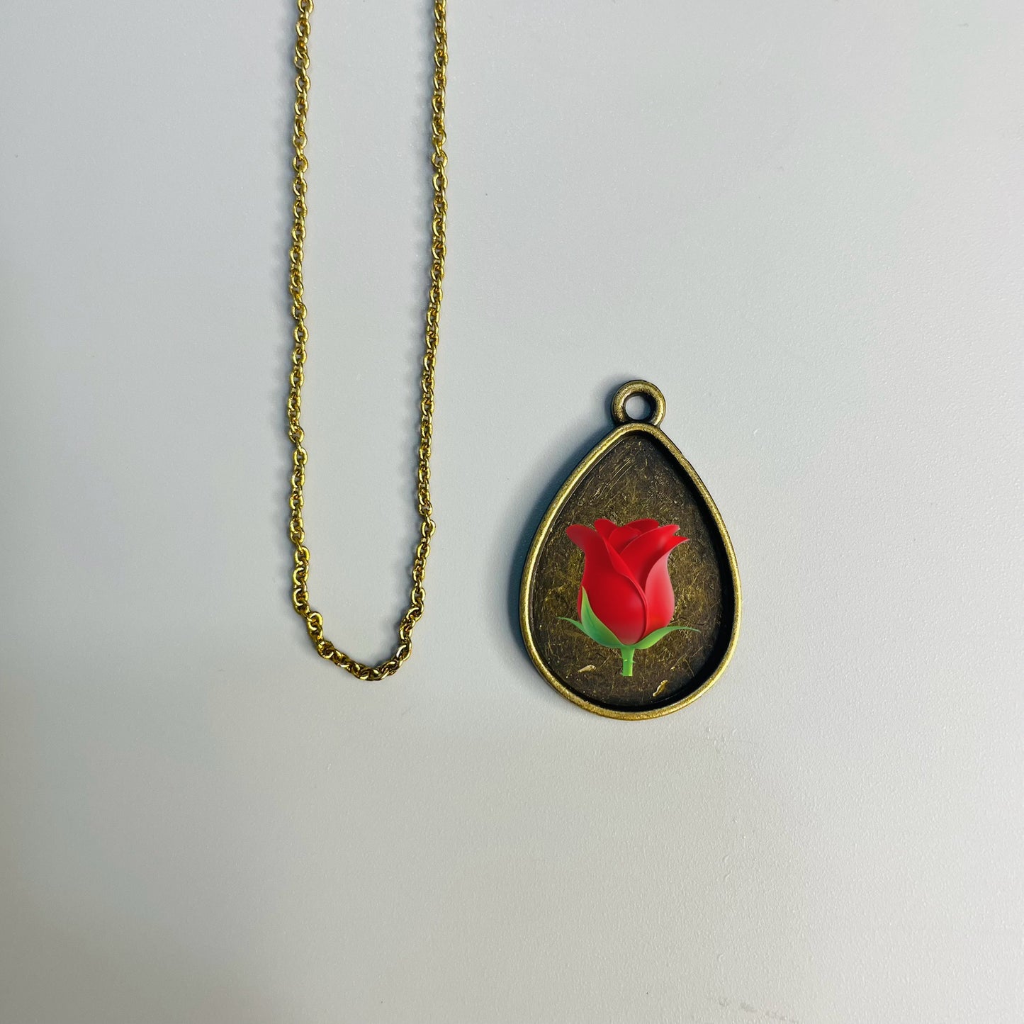 Drop necklace (flower preservation)
