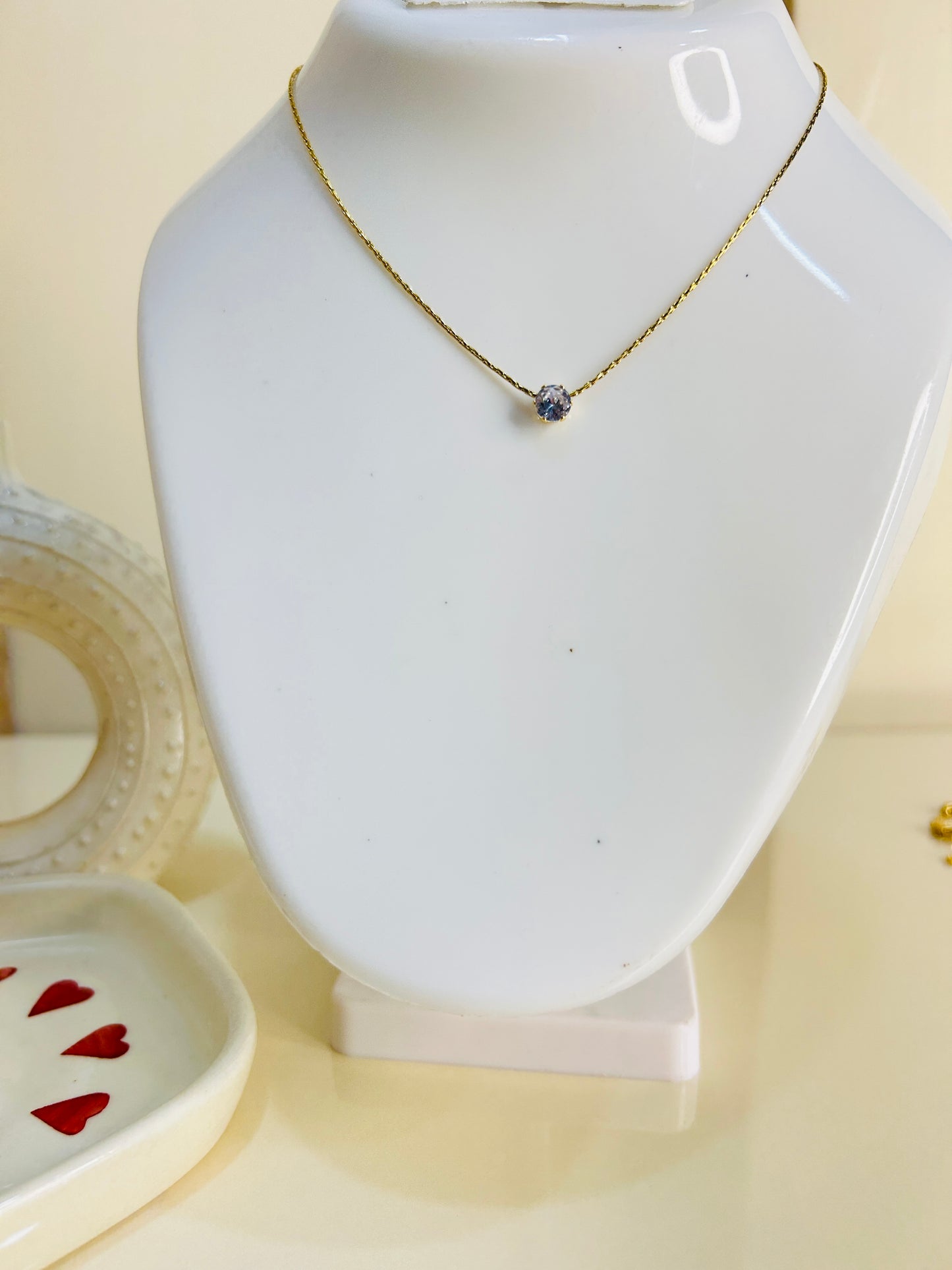 Minimal solitaire necklace