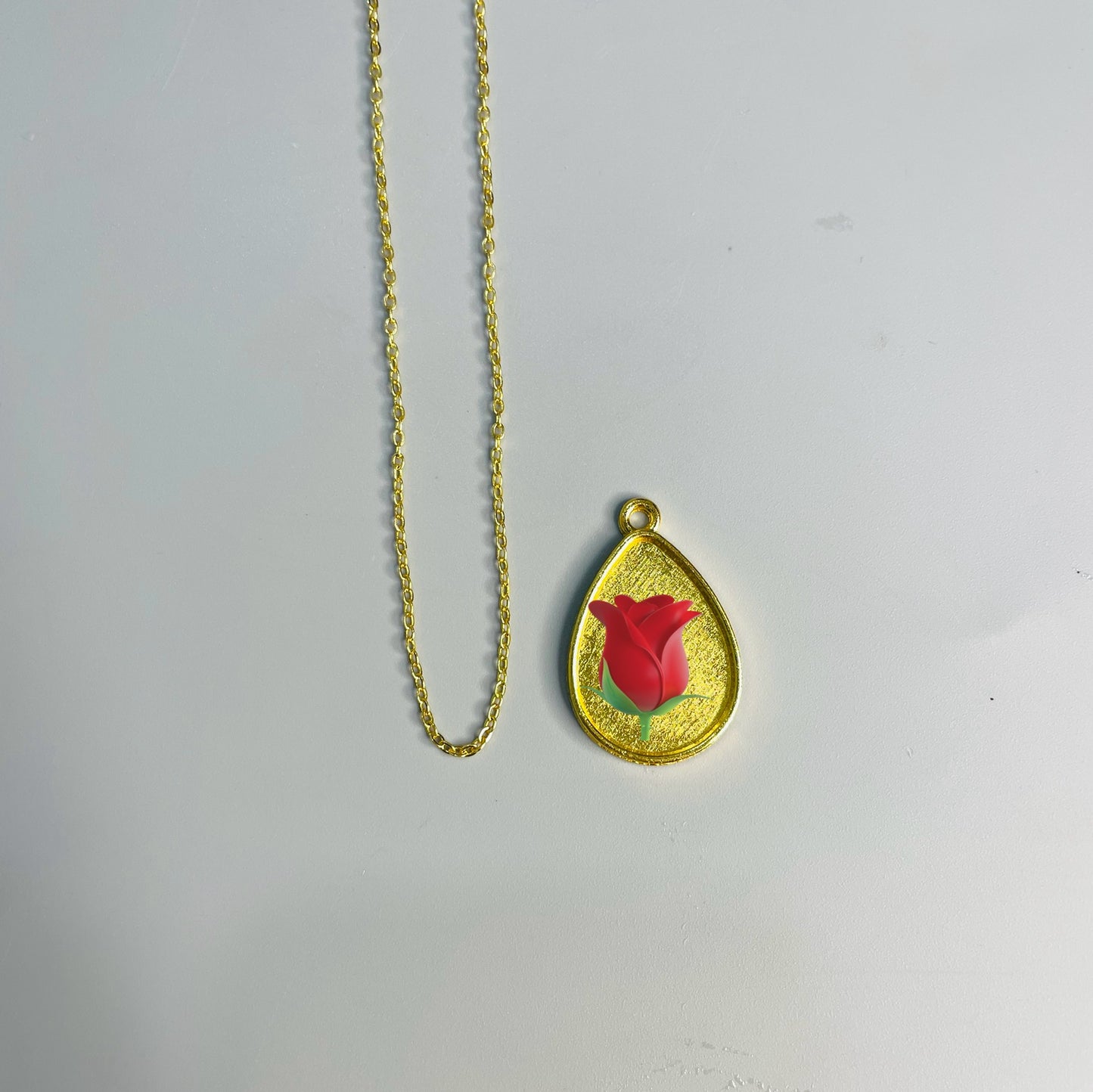 Drop necklace (flower preservation)