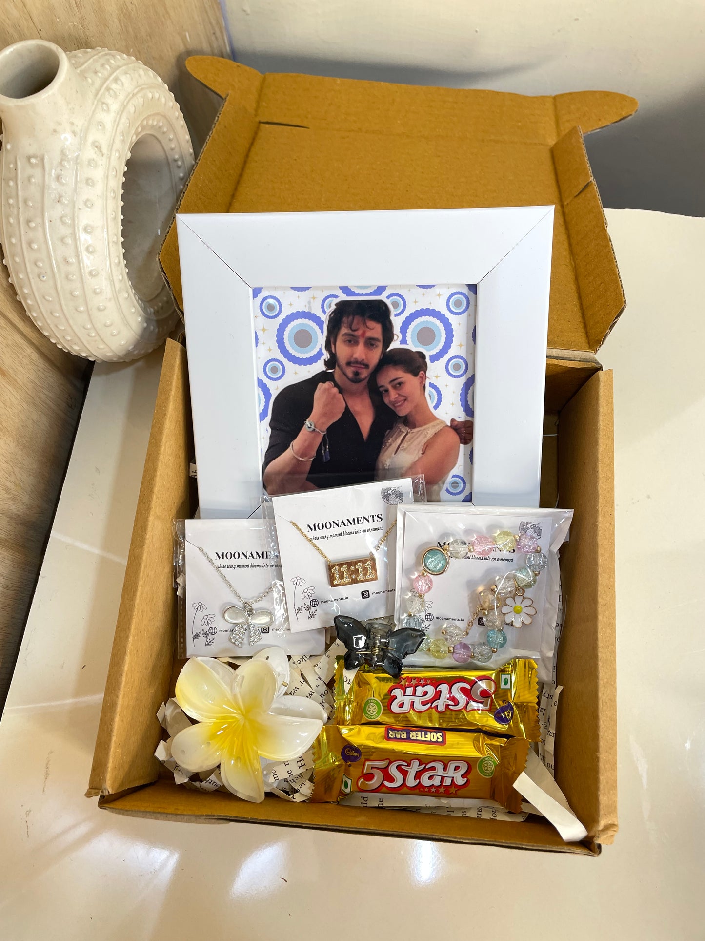 Sister hamper