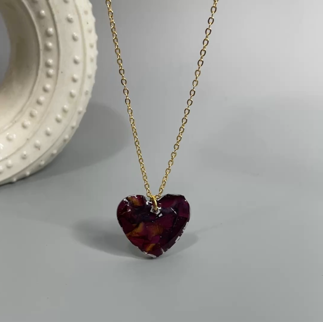 Minimal heart necklace