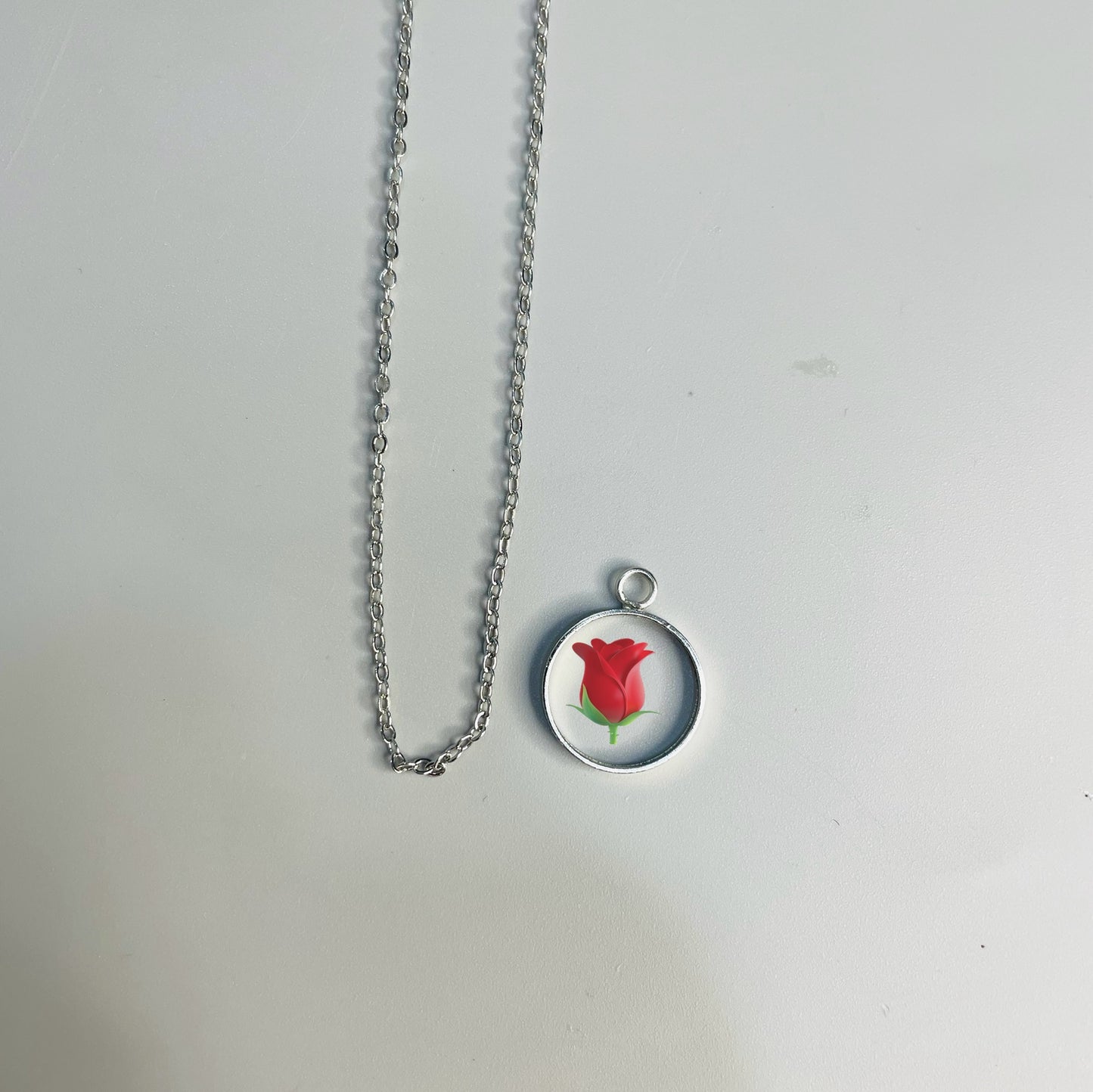 Sleek necklace(flower preservation)