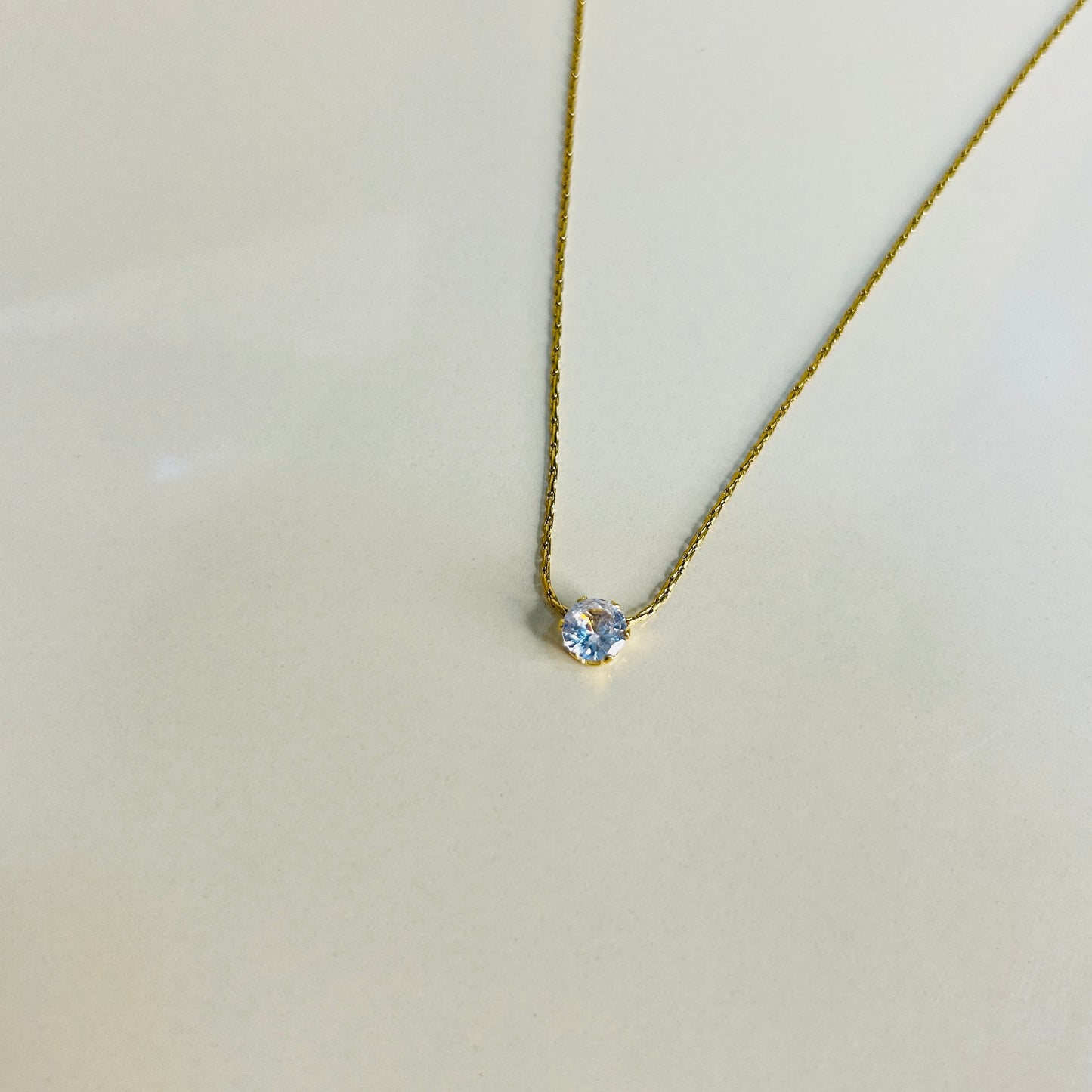 Minimal solitaire necklace
