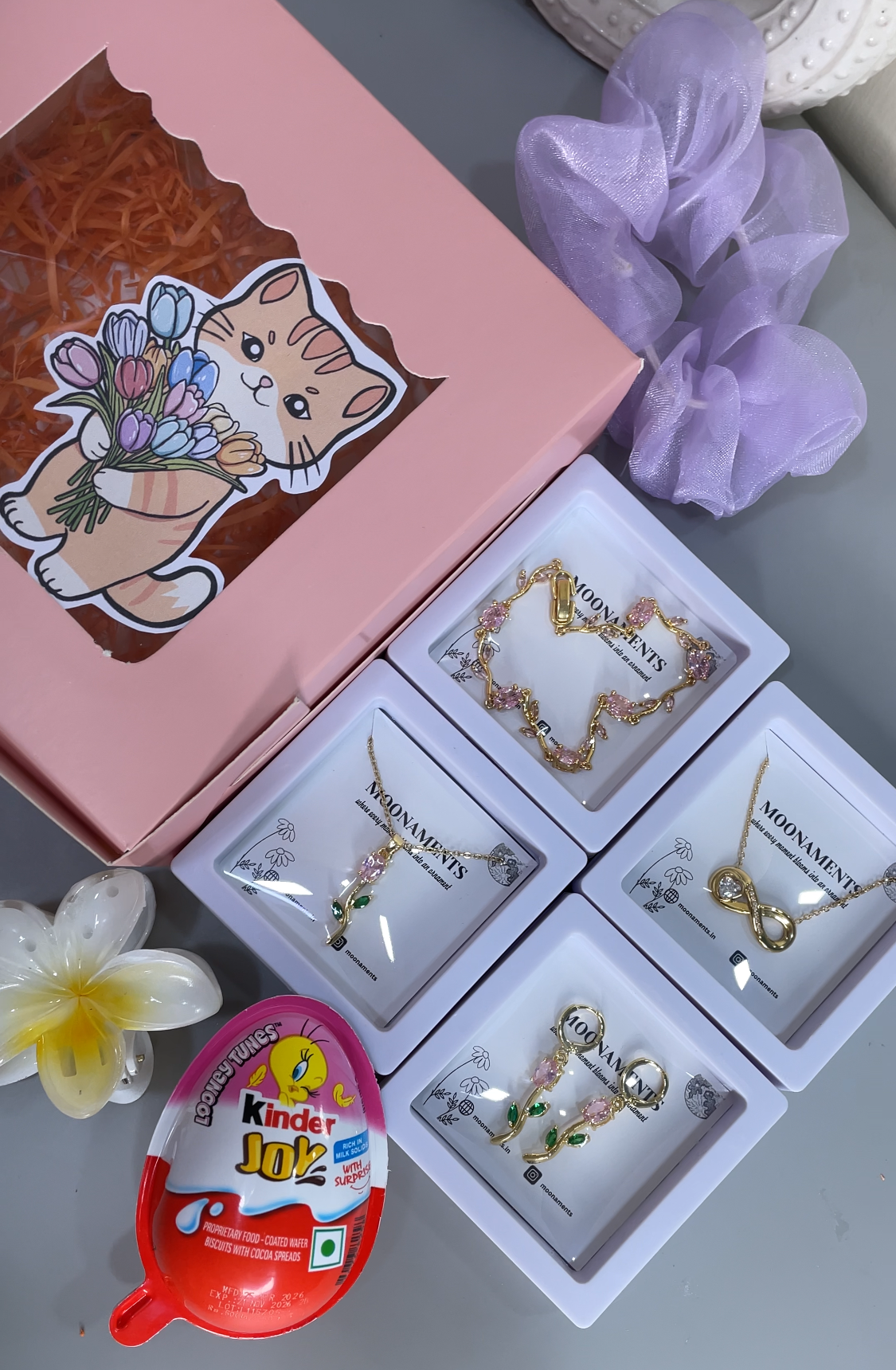 Billu tulip hamper