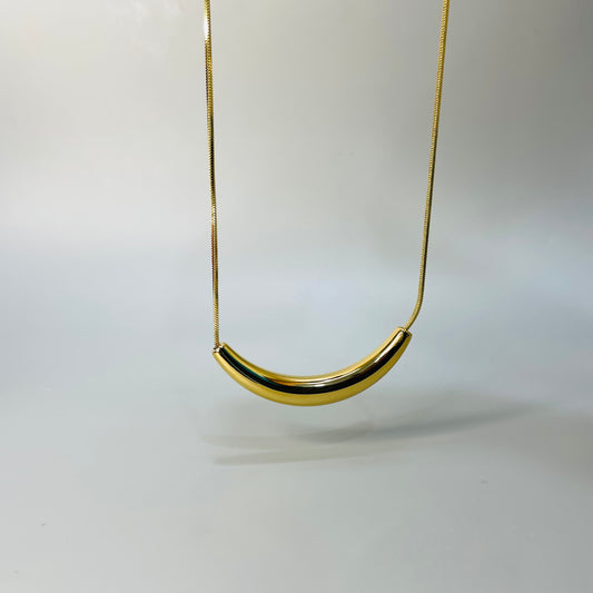 Empress arc necklace