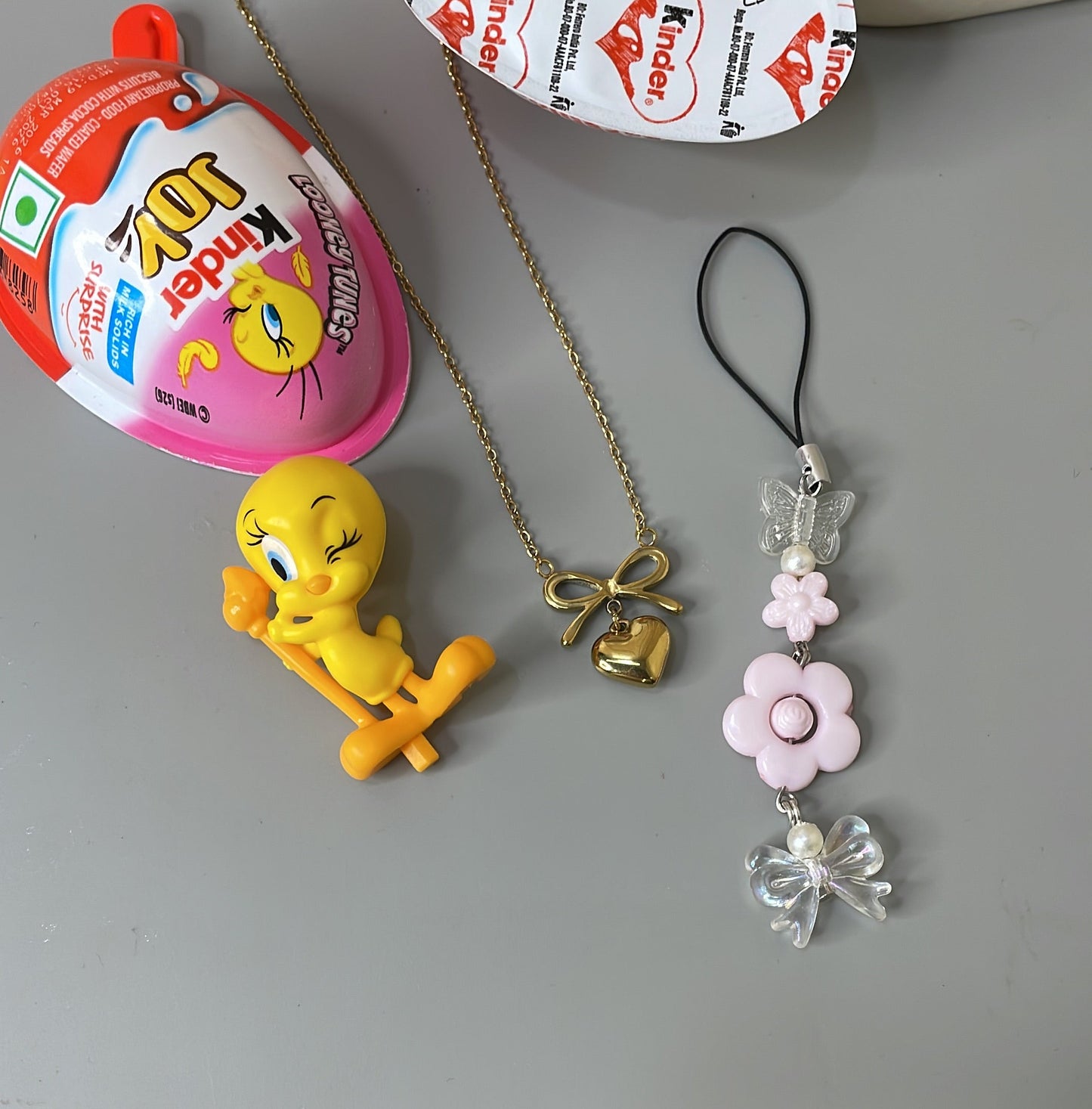 Bow kinderjoy 2