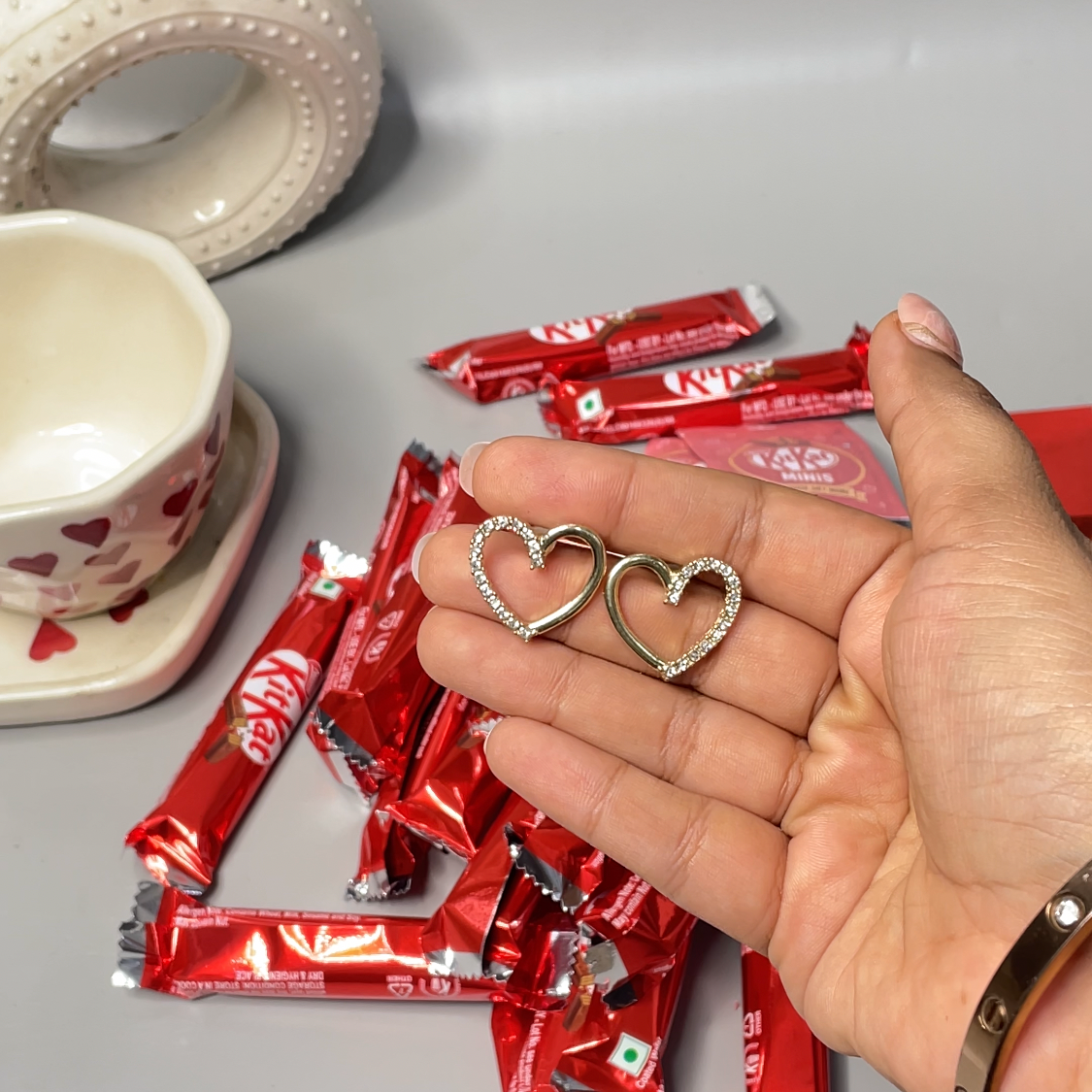 Kitkat mystery jewellery pack