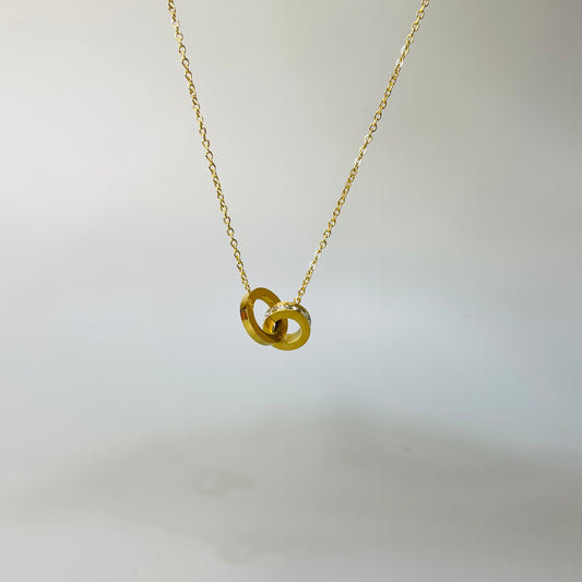 Linked circle harmony necklace
