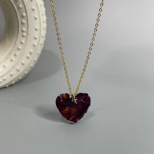 Minimal heart necklace
